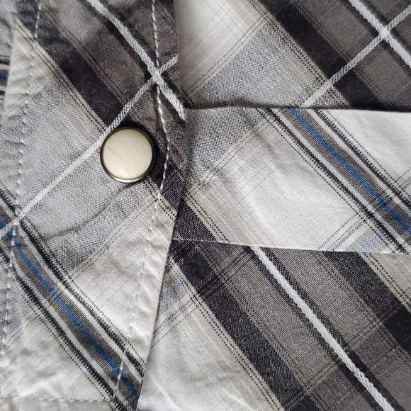 2/$10 American Eagle Outfitters shirt - Picture 5 of 8